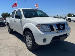 2017 Nissan FRONTIER CREW CAB