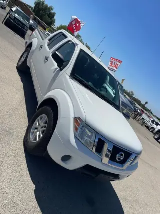 2017 Nissan FRONTIER CREW CAB