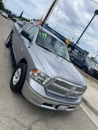 2019 Ram 1500 CLASSIC QUAD CAB