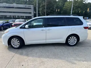 2015 TOYOTA SIENNA