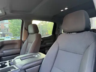 2019 Chevrolet SILVERADO 1500 CREW CAB