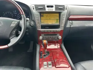 2010 Lexus LS