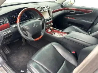 2010 Lexus LS