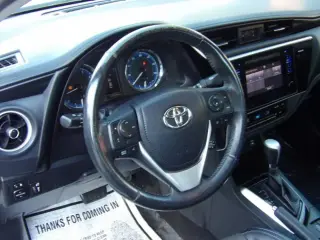 2017 TOYOTA COROLLA