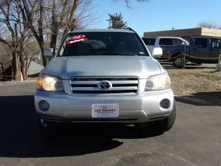 2004 TOYOTA HIGHLANDER