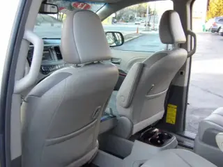 2013 TOYOTA SIENNA