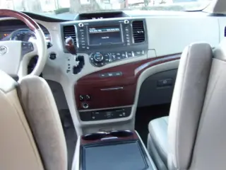 2013 TOYOTA SIENNA