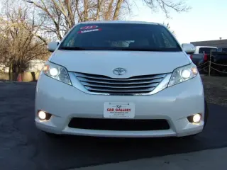 2013 TOYOTA SIENNA