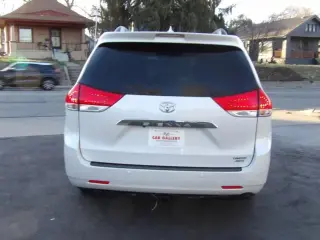 2013 TOYOTA SIENNA