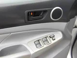 2005 TOYOTA TACOMA DOUBLE CAB