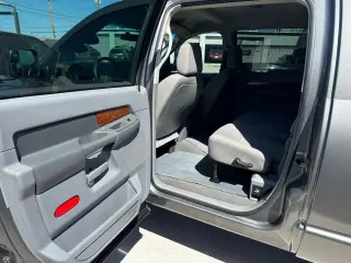 2006 DODGE RAM 2500 MEGA CAB