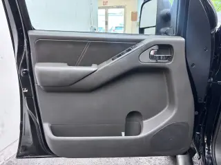 2012 Nissan FRONTIER CREW CAB
