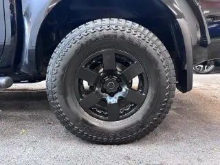 2012 Nissan FRONTIER CREW CAB