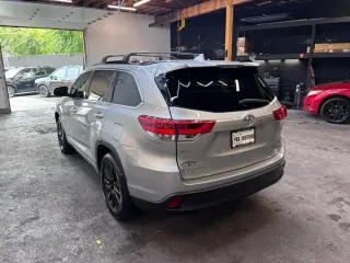 2017 Toyota HIGHLANDER