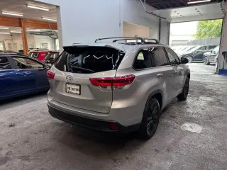 2017 Toyota HIGHLANDER