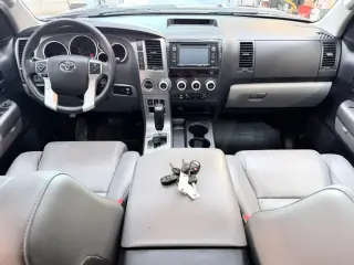 2016 Toyota SEQUOIA