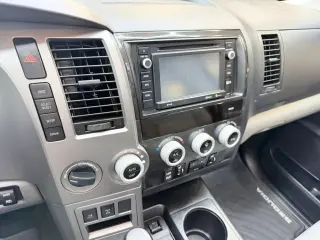 2016 Toyota SEQUOIA