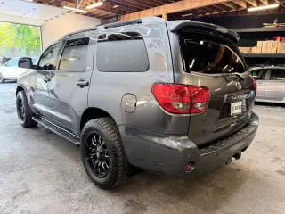 2016 Toyota SEQUOIA