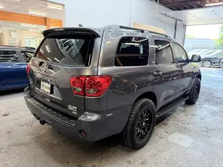 2016 Toyota SEQUOIA