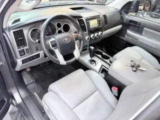 2016 Toyota SEQUOIA