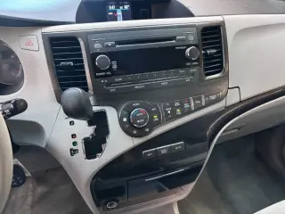 2014 Toyota SIENNA