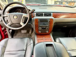 2014 Chevrolet SUBURBAN 1500