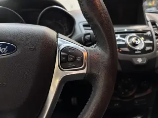 2015 Ford FIESTA