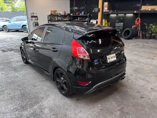 2015 Ford FIESTA