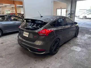 2017 Ford FOCUS
