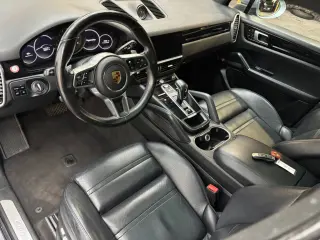 2020 Porsche CAYENNE