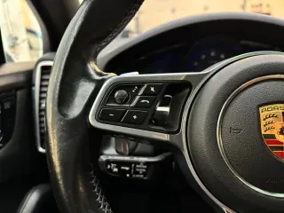 2020 Porsche CAYENNE