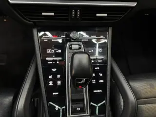 2020 Porsche CAYENNE