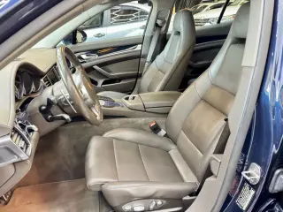 2016 Porsche PANAMERA