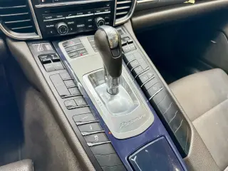 2016 Porsche PANAMERA