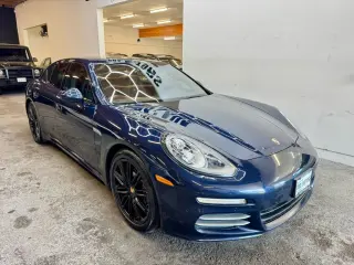 2016 Porsche PANAMERA