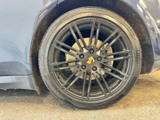 2016 Porsche PANAMERA