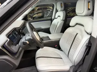 2023 Rivian R1S