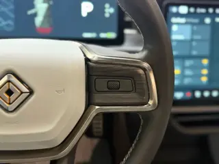 2023 Rivian R1S
