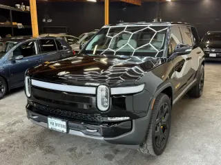 2023 Rivian R1S