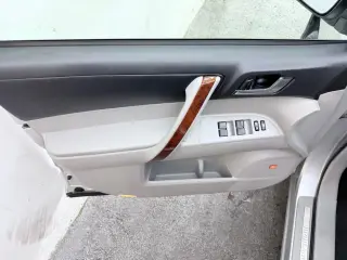 2011 Toyota HIGHLANDER
