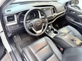 2019 Toyota HIGHLANDER HYBRID