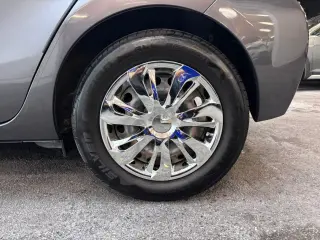 2013 Toyota PRIUS C