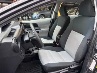 2013 Toyota PRIUS C