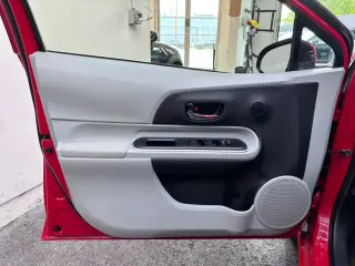 2014 Toyota PRIUS C