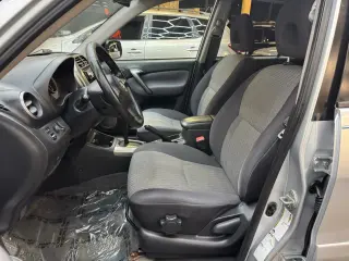 2004 Toyota RAV4