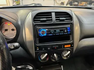 2004 Toyota RAV4