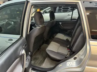 2004 Toyota RAV4