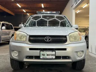 2004 Toyota RAV4