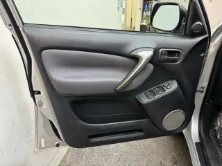 2004 Toyota RAV4