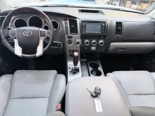 2015 Toyota SEQUOIA